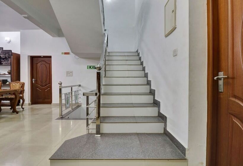 Pensionat Treebo Backpackers Inn