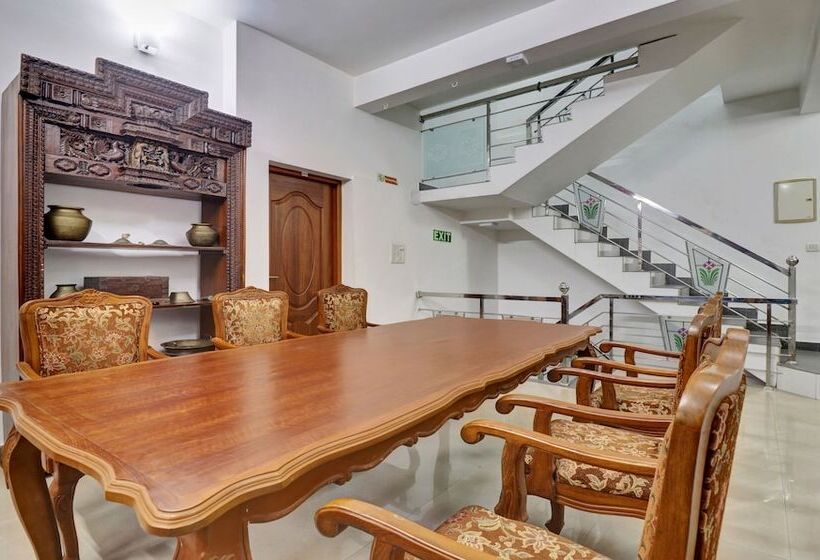 Pensionat Treebo Backpackers Inn