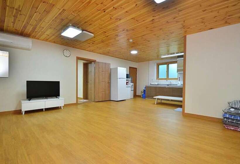 Yongin Unhak Pension