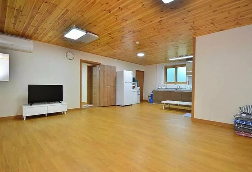 Yongin Unhak Pension