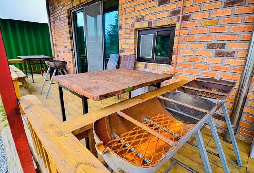 Yongin Unhak Pension