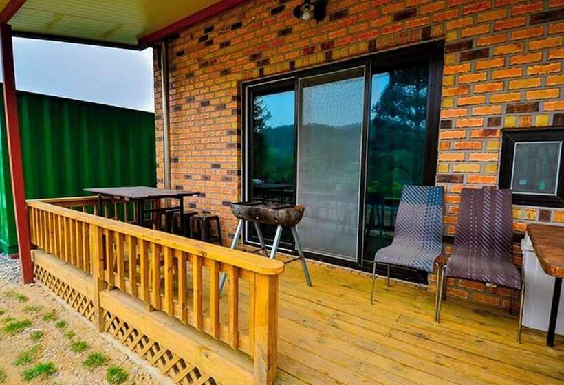 Yongin Unhak Pension