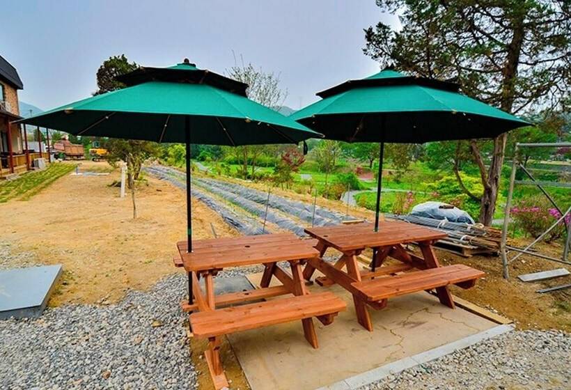 Yongin Unhak Pension