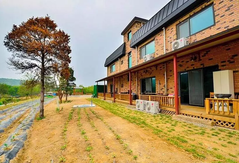 Yongin Unhak Pension