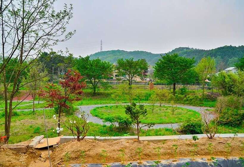 Yongin Unhak Pension