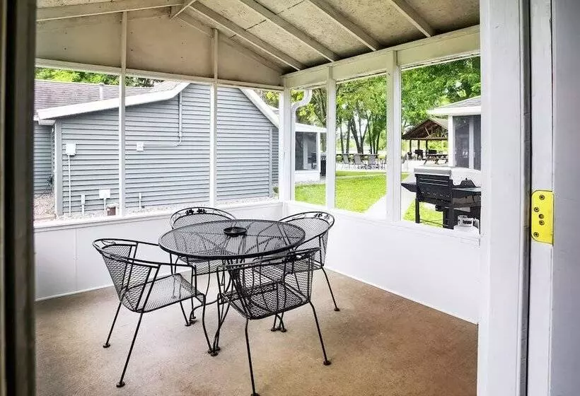 Big River Escape Riverside Cabins