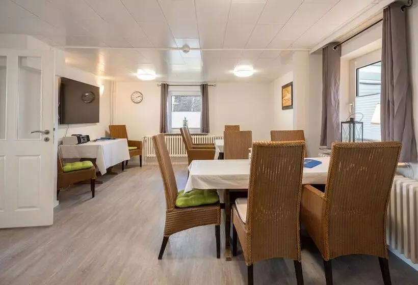 Wohnmobilstellplatz Nordseeliebe Direkt Am Deich   Dagebüll