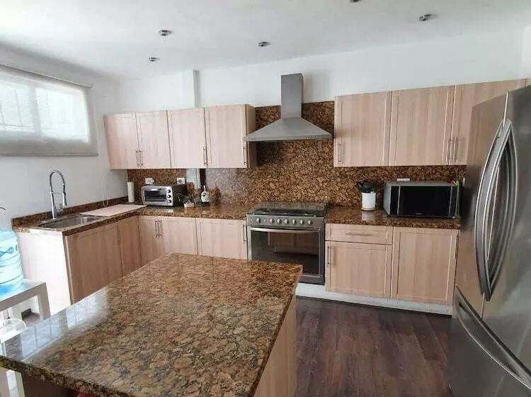 ホテル Boutique Quince & 15