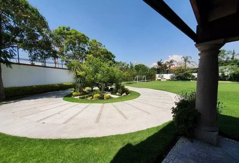 ホテル Boutique Quince & 15