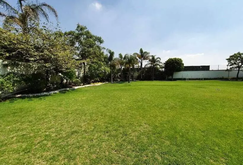 ホテル Boutique Quince & 15