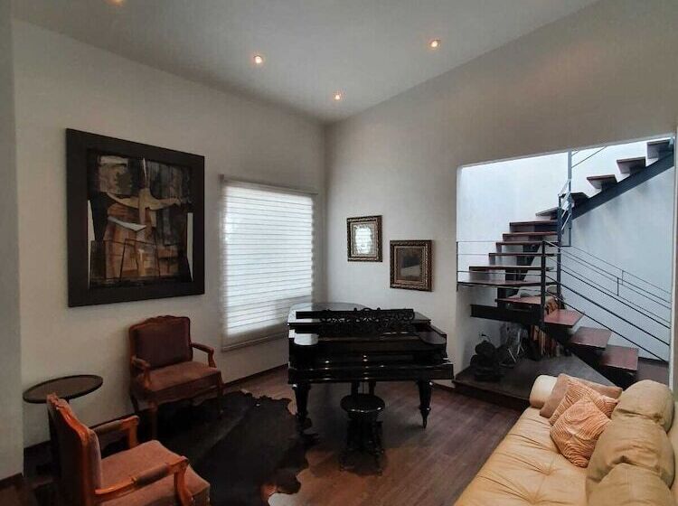 هتل Boutique Quince & 15