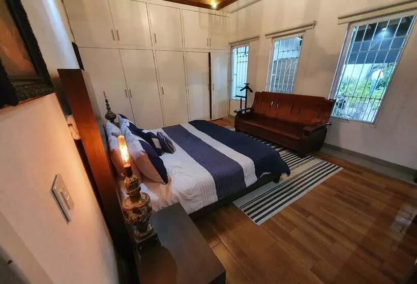 ホテル Boutique Quince & 15