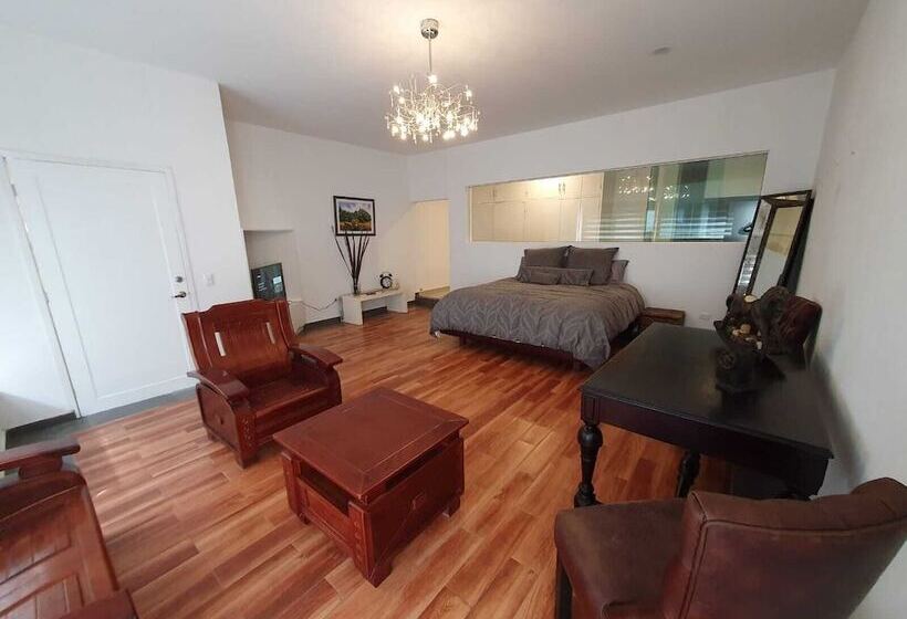 هتل Boutique Quince & 15