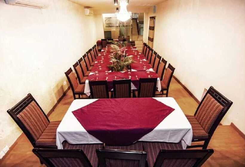 هتل Goroomgo City Heart Imphal