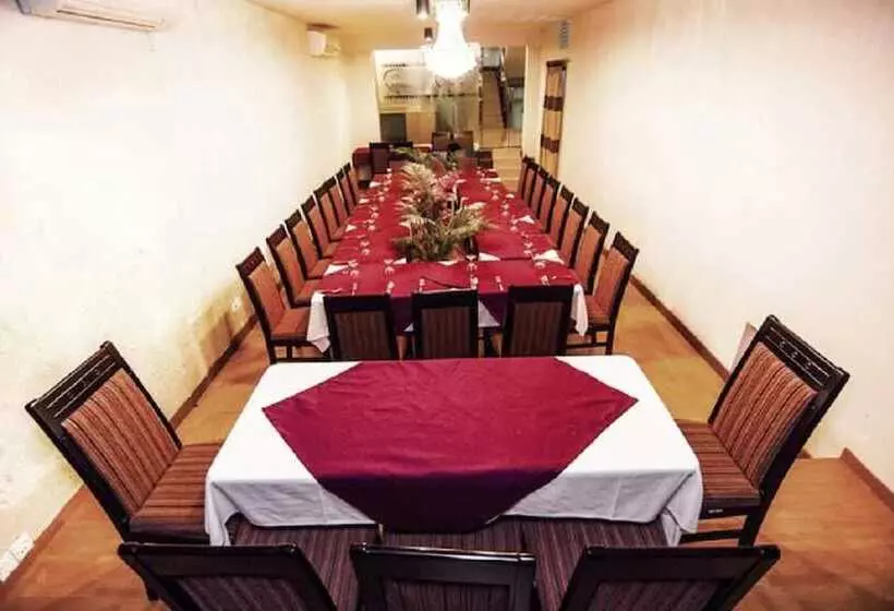 Hotelli Goroomgo City Heart Imphal