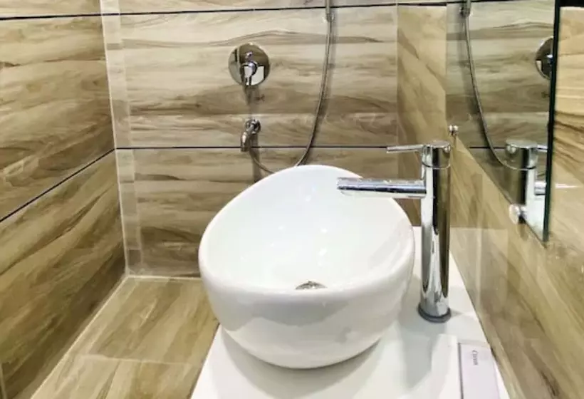 Hotelli Goroomgo Maharaja Regency Nawada