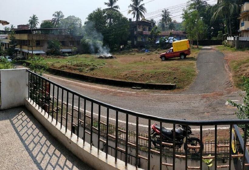 ホテル Goroomgo Monkey Mind Hostel Goa