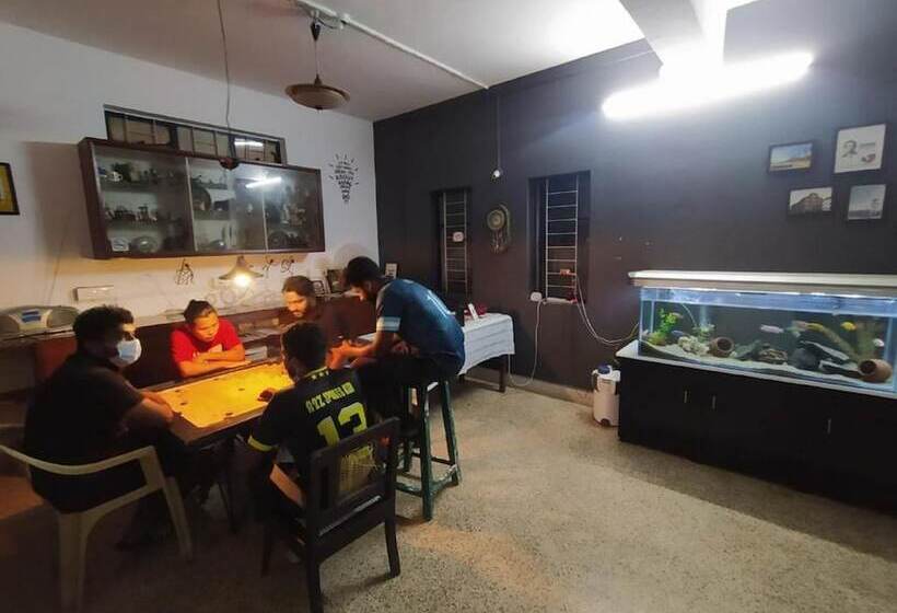 ホテル Goroomgo Monkey Mind Hostel Goa