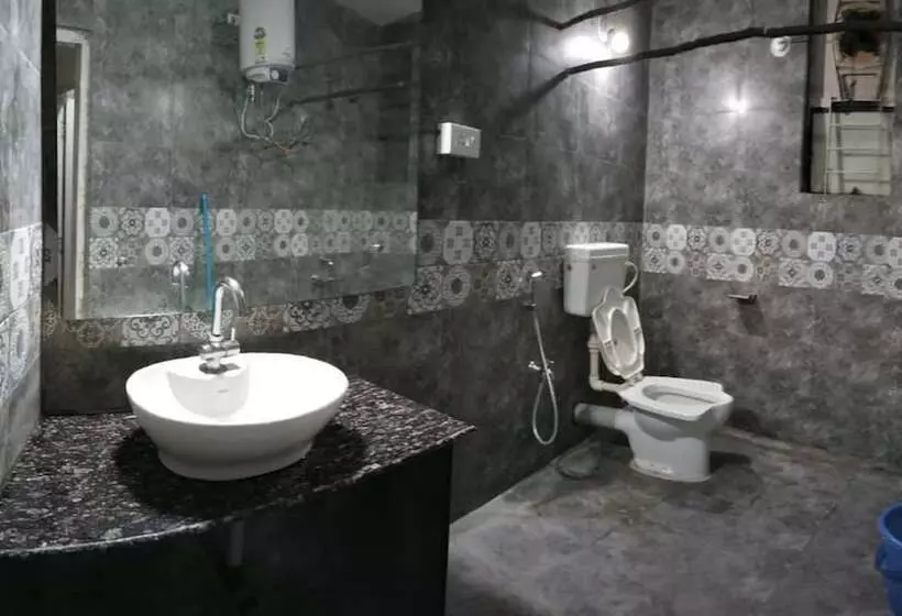 Hotel Goroomgo Monkey Mind Hostel Goa