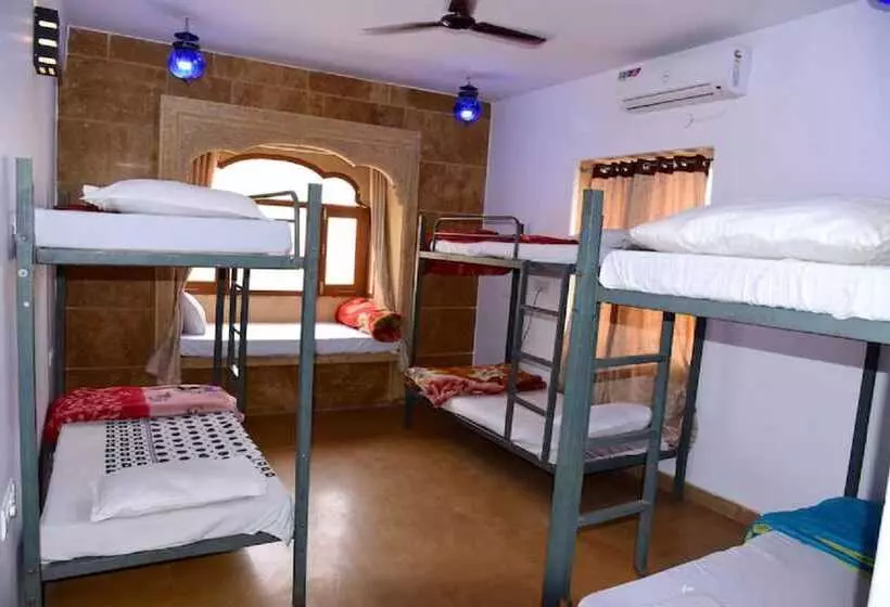 Hotelli Goroomgo Raj Safari Jaisalmer