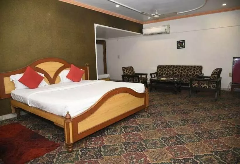 Hotelli Goroomgo Sharda Regency Raipur