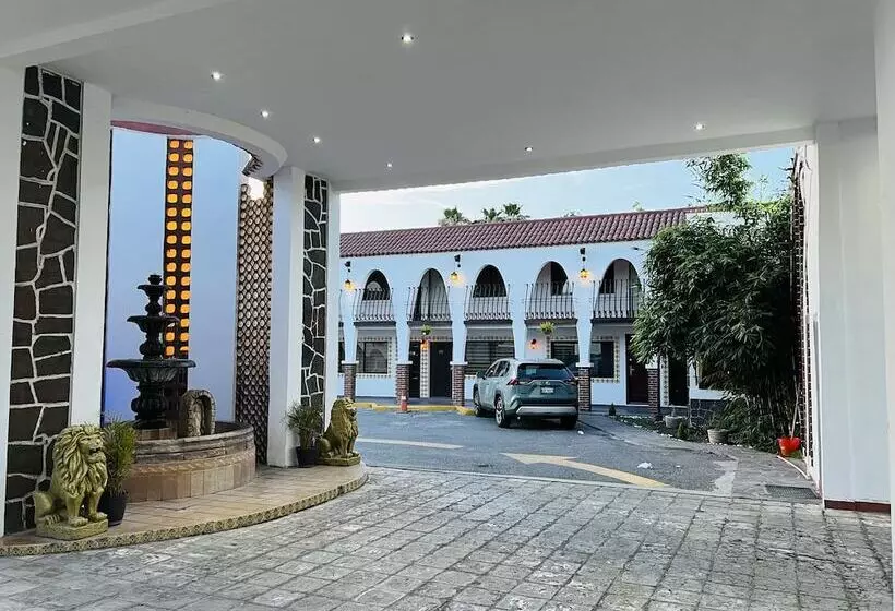 Hotelli & Suites Hacienda Santa Maria