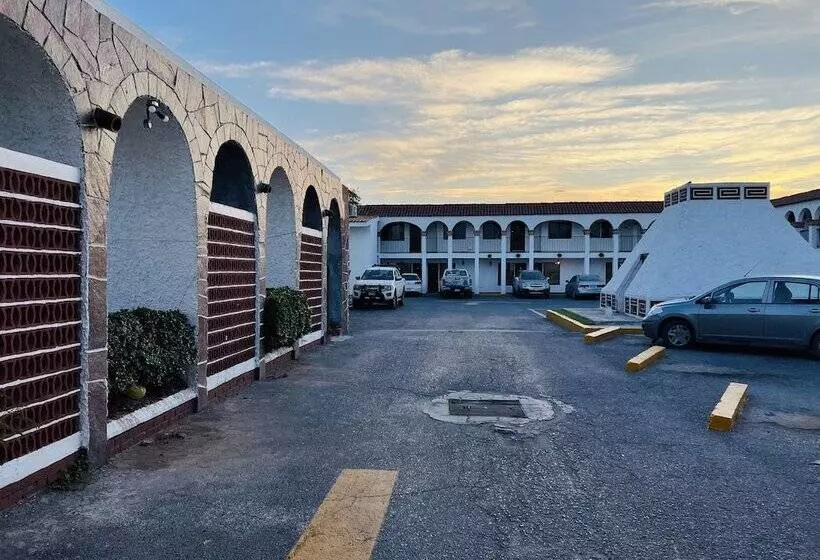 Hotelli & Suites Hacienda Santa Maria