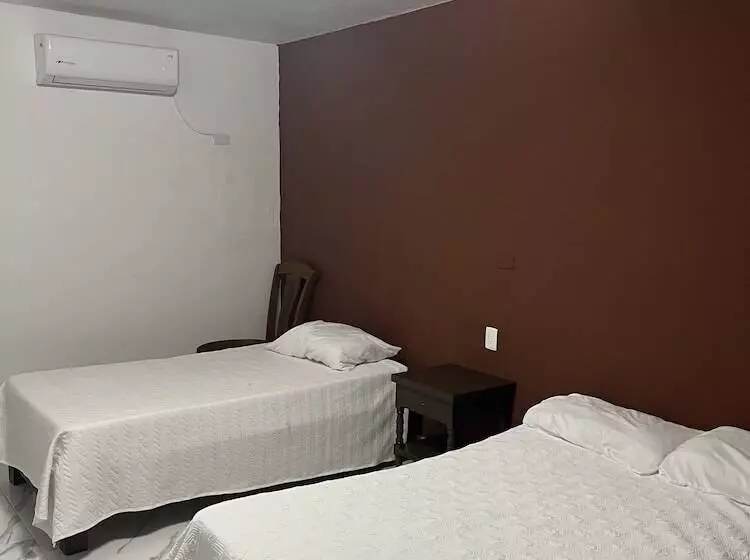 Hotelli & Suites Hacienda Santa Maria