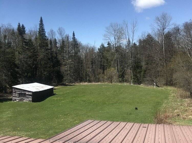 בית מלון כפרי The Balsam Inn