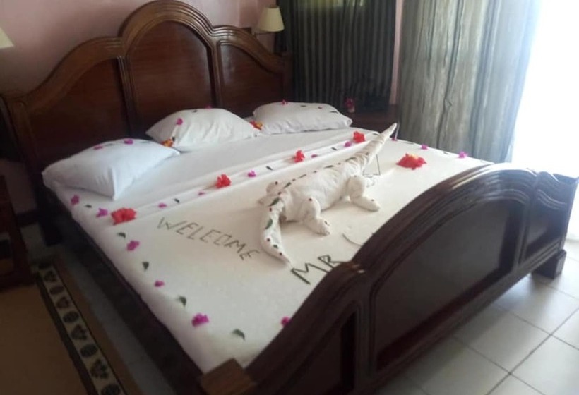 هتل Watamu Adventist Beach Resort