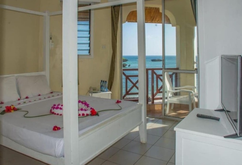 هتل Watamu Adventist Beach Resort
