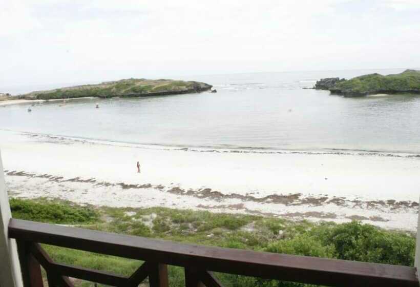 هتل Watamu Adventist Beach Resort