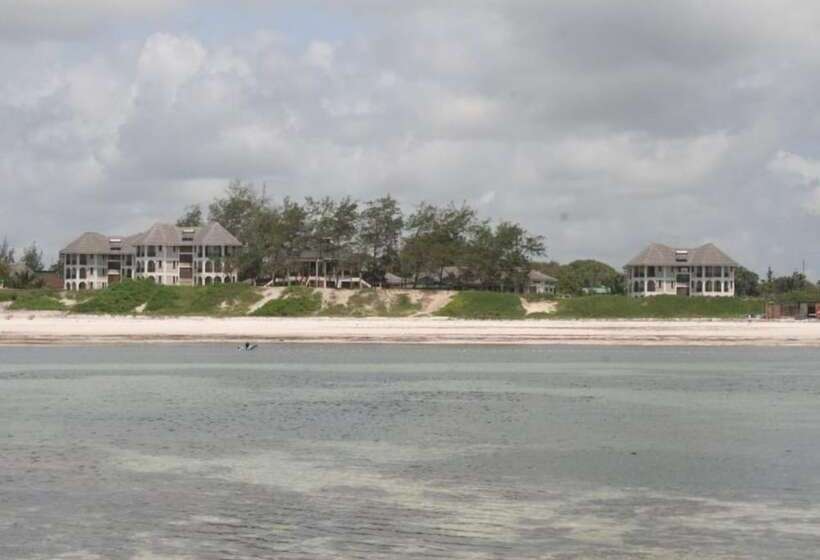 هتل Watamu Adventist Beach Resort