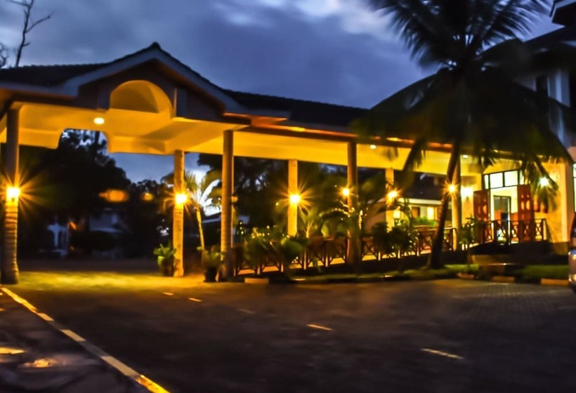 هتل Watamu Adventist Beach Resort