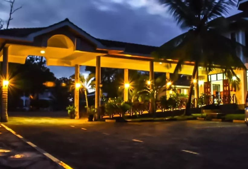 هتل Watamu Adventist Beach Resort