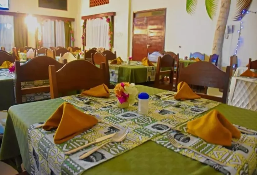 هتل Watamu Adventist Beach Resort