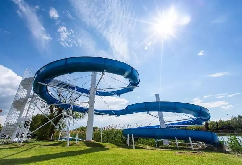 Hotelli Waterfront Lodge