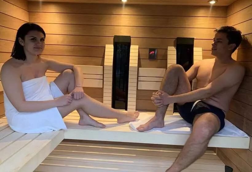 Hotelli Waterfront Lodge