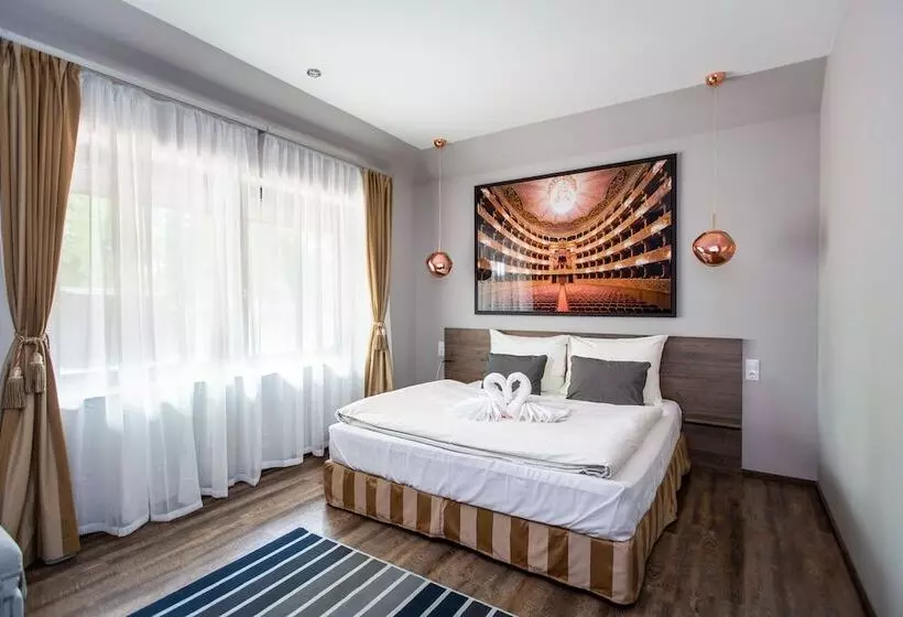 Hotelli Waterfront Lodge