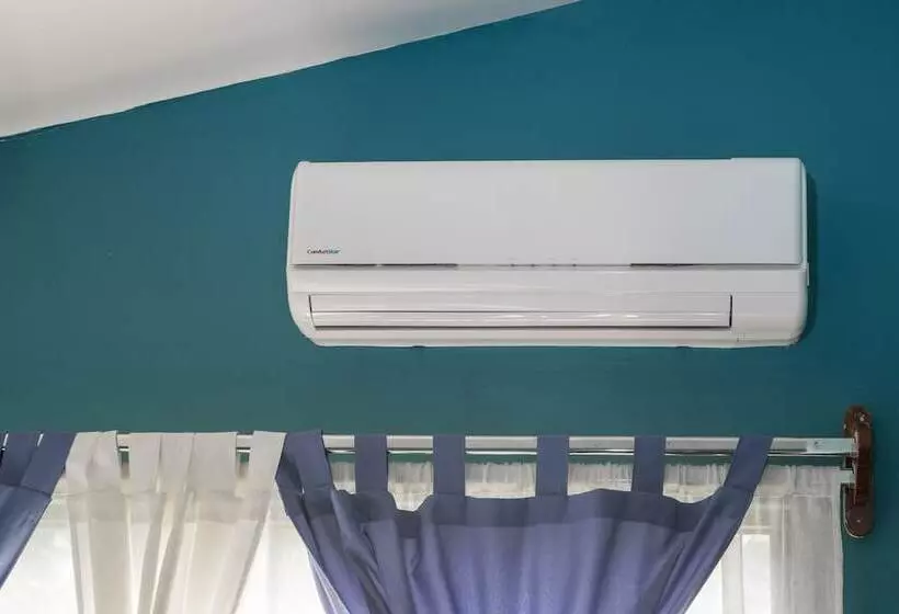 هتل Y Bungalows El Jardín