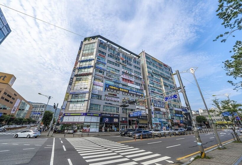 Motelli Namyangju W Hotel Hopyeong Branch