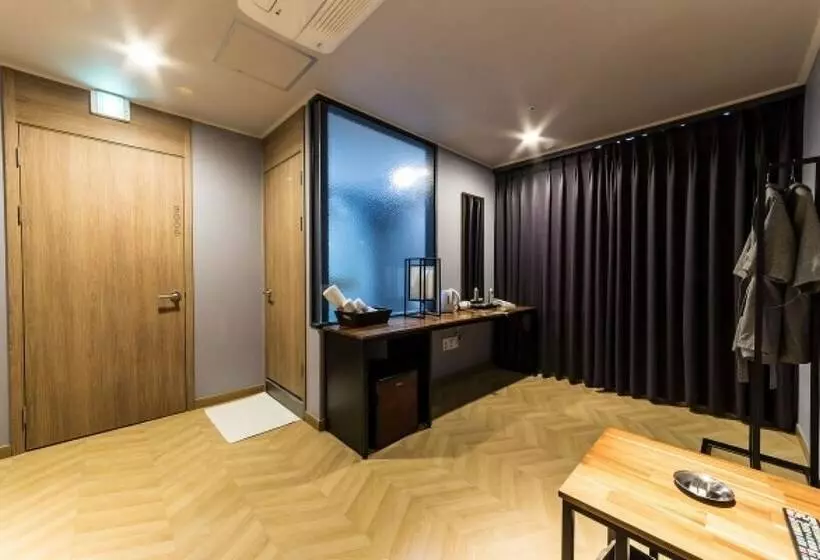 Motelli Namyangju W Hotel Hopyeong Branch