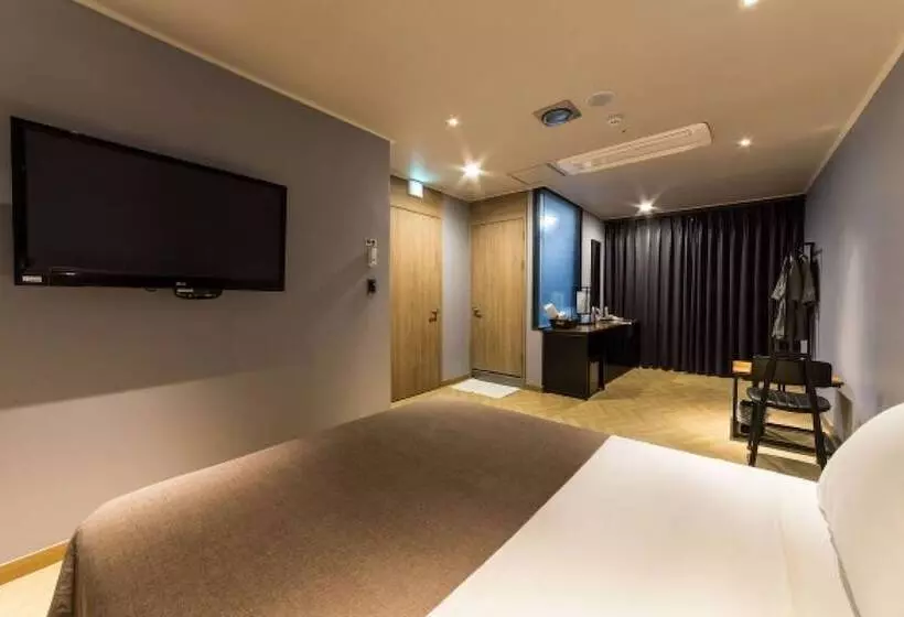 Motelli Namyangju W Hotel Hopyeong Branch