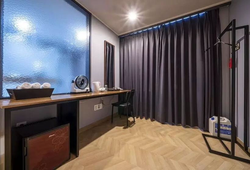 Motelli Namyangju W Hotel Hopyeong Branch