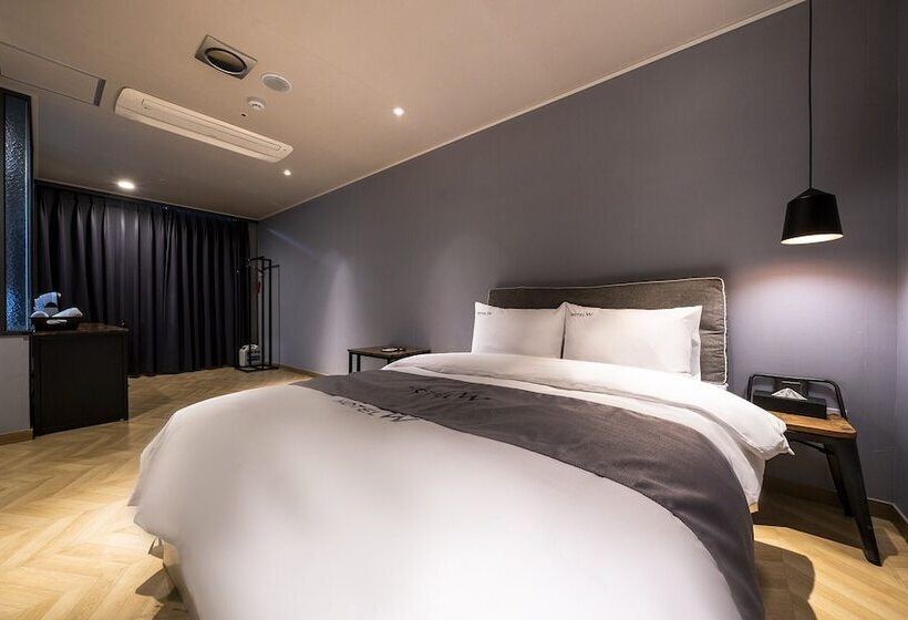 Motelli Namyangju W Hotel Hopyeong Branch