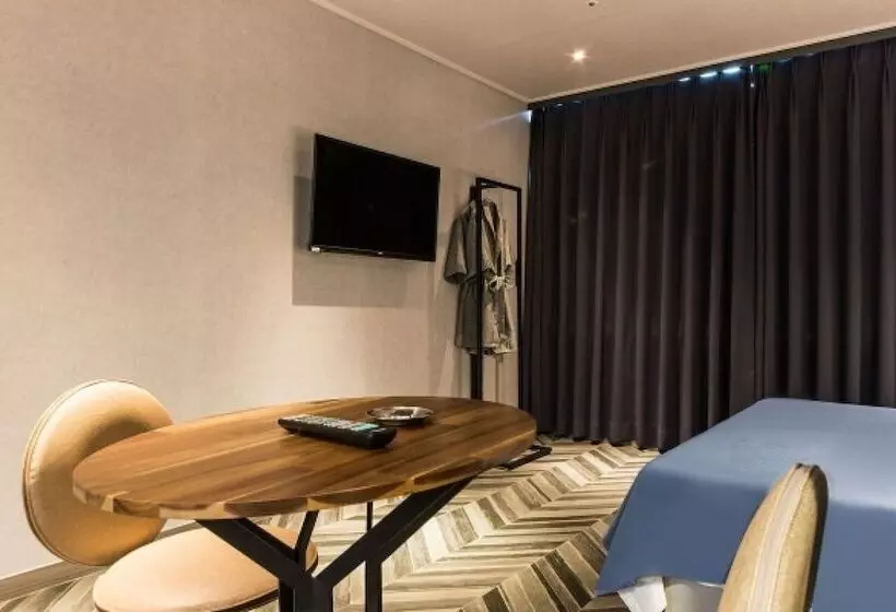 Motelli Namyangju W Hotel Hopyeong Branch