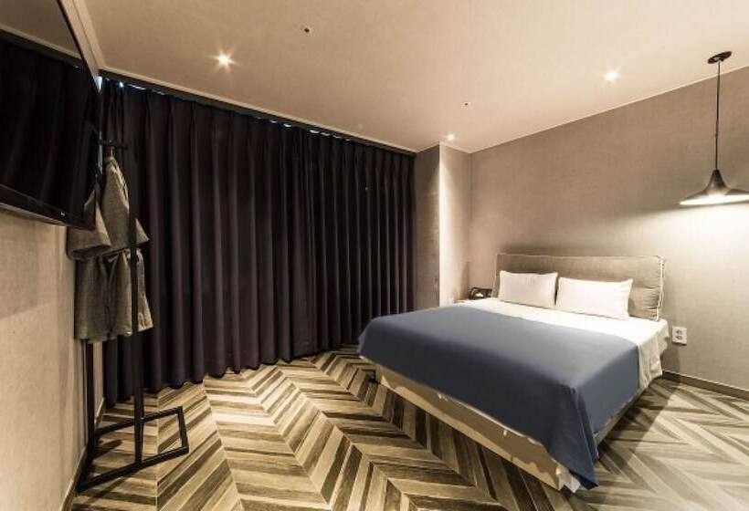 Motelli Namyangju W Hotel Hopyeong Branch