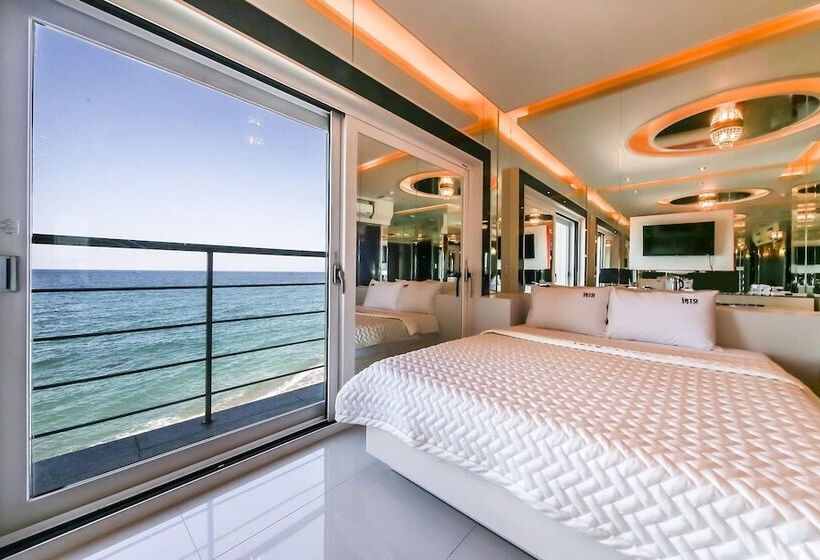 Motel Yeongdeok Ganggu Port Into