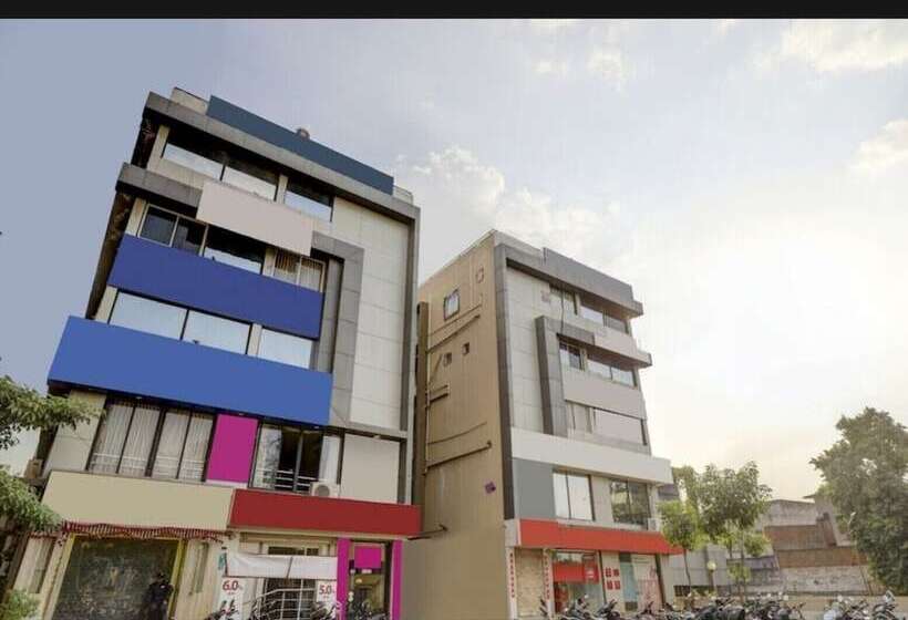 פנסיון Nik Palace Ahmedabad