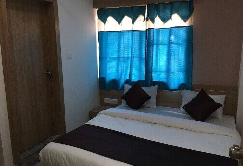 פנסיון Nik Palace Ahmedabad